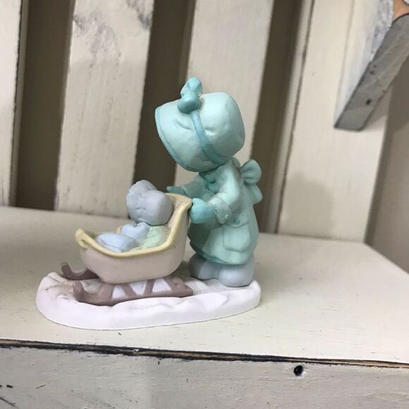 1989 Precious Moments Calendar Girls January Figurine Doll Miniature Figurine Re - Picture 10 of 12
